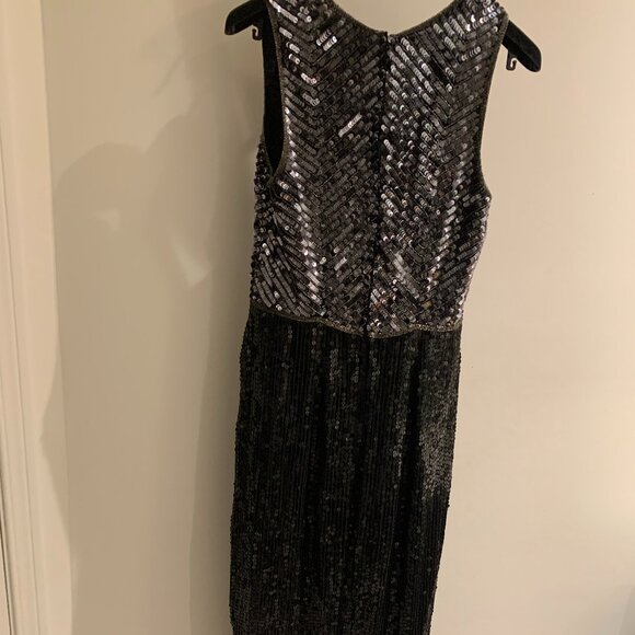 Elegant, sleek sequin/silk charcoal and black evening dress - Picture 5 of 5
